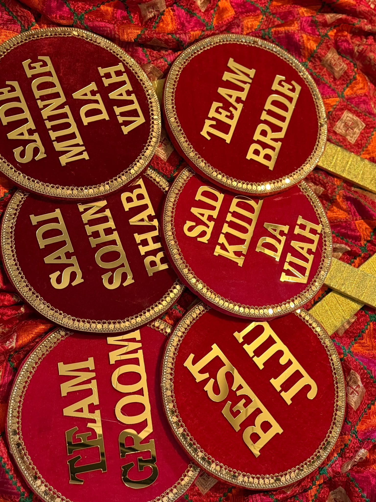 Jagoo Boards – 3 voor €10 | Handgemaakt Rood Fluweel | Custom Tekst Mogelijk